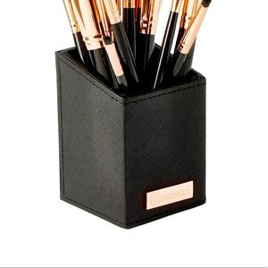 BH Cosmetics Black Makeup Brush Holder